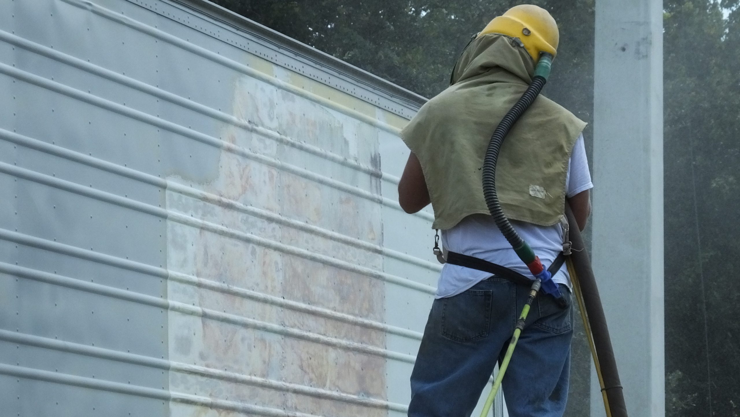 Aluminum_Tractor_trailer_sandblast_paint_removal-07