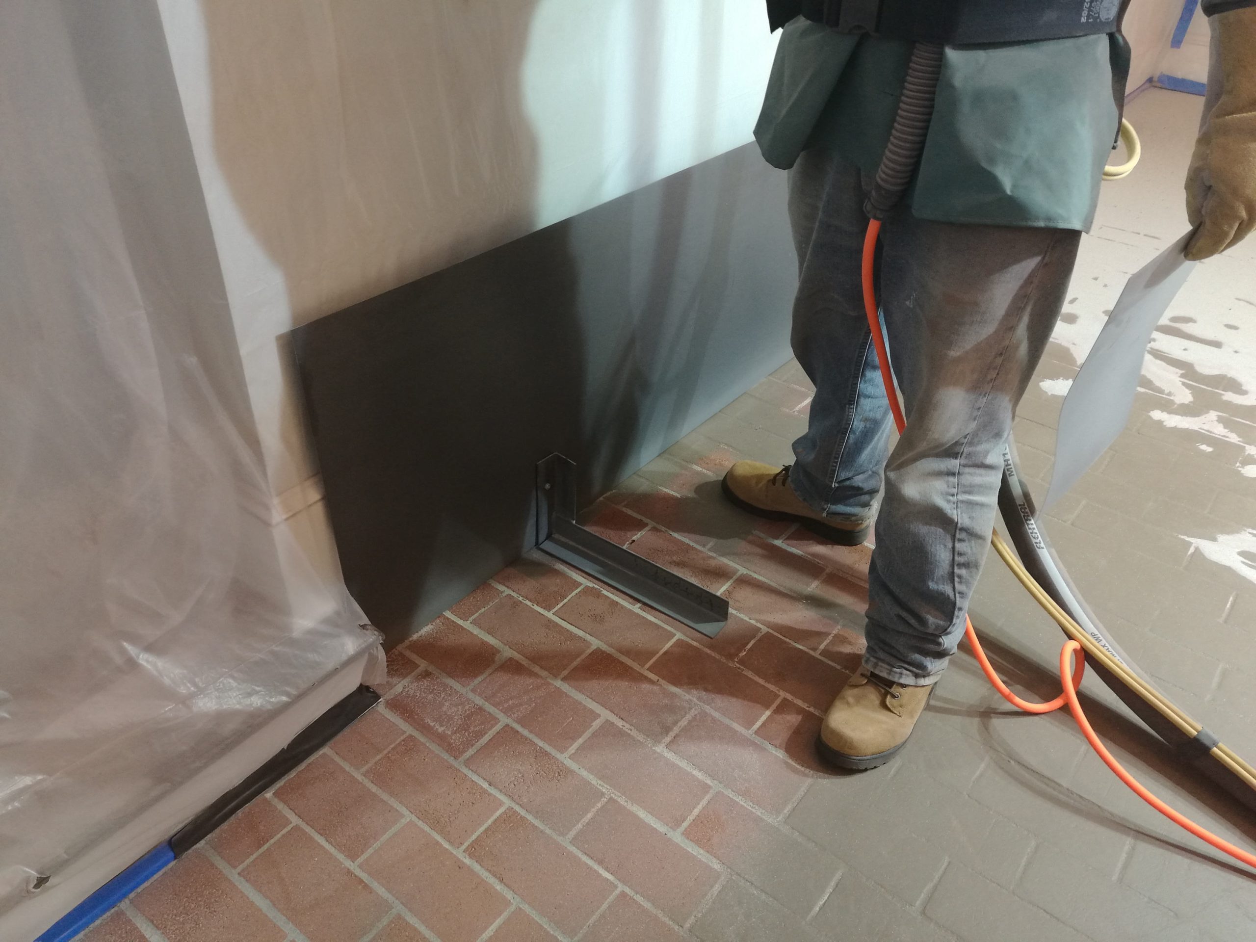 House_brick_floor_sandblasting_paint_removal-04