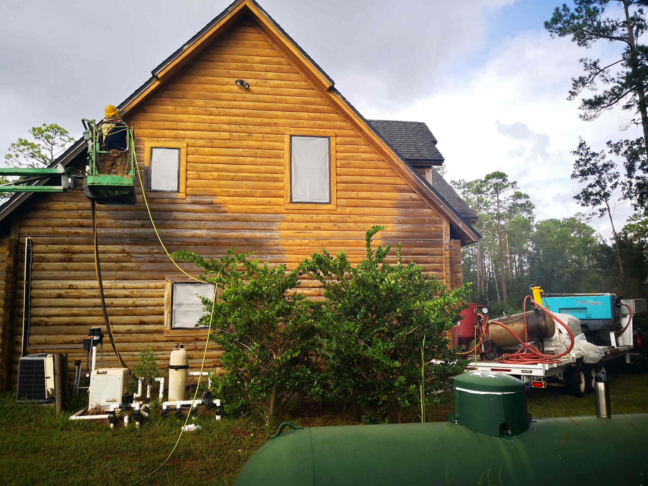 Log_cabin_house_sandblasting_stain_removal_restoration_03