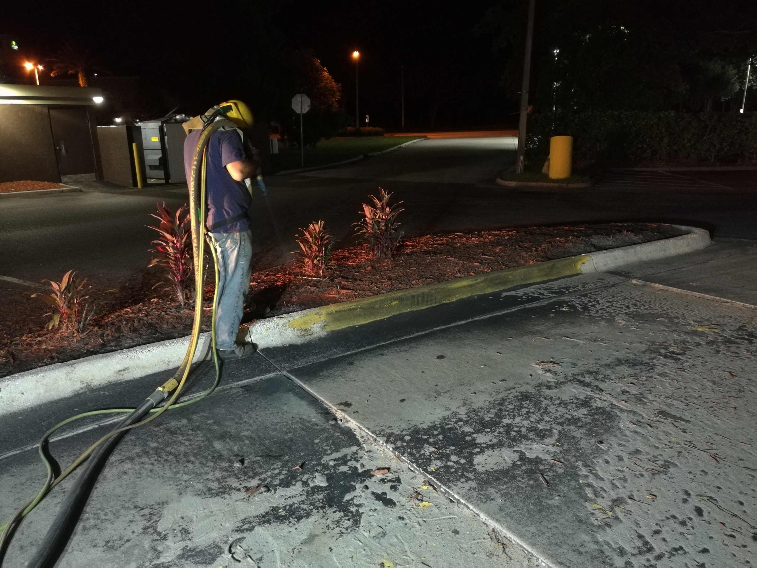 McDonalds_curb_concrete_paint_removal_sandblasting-03