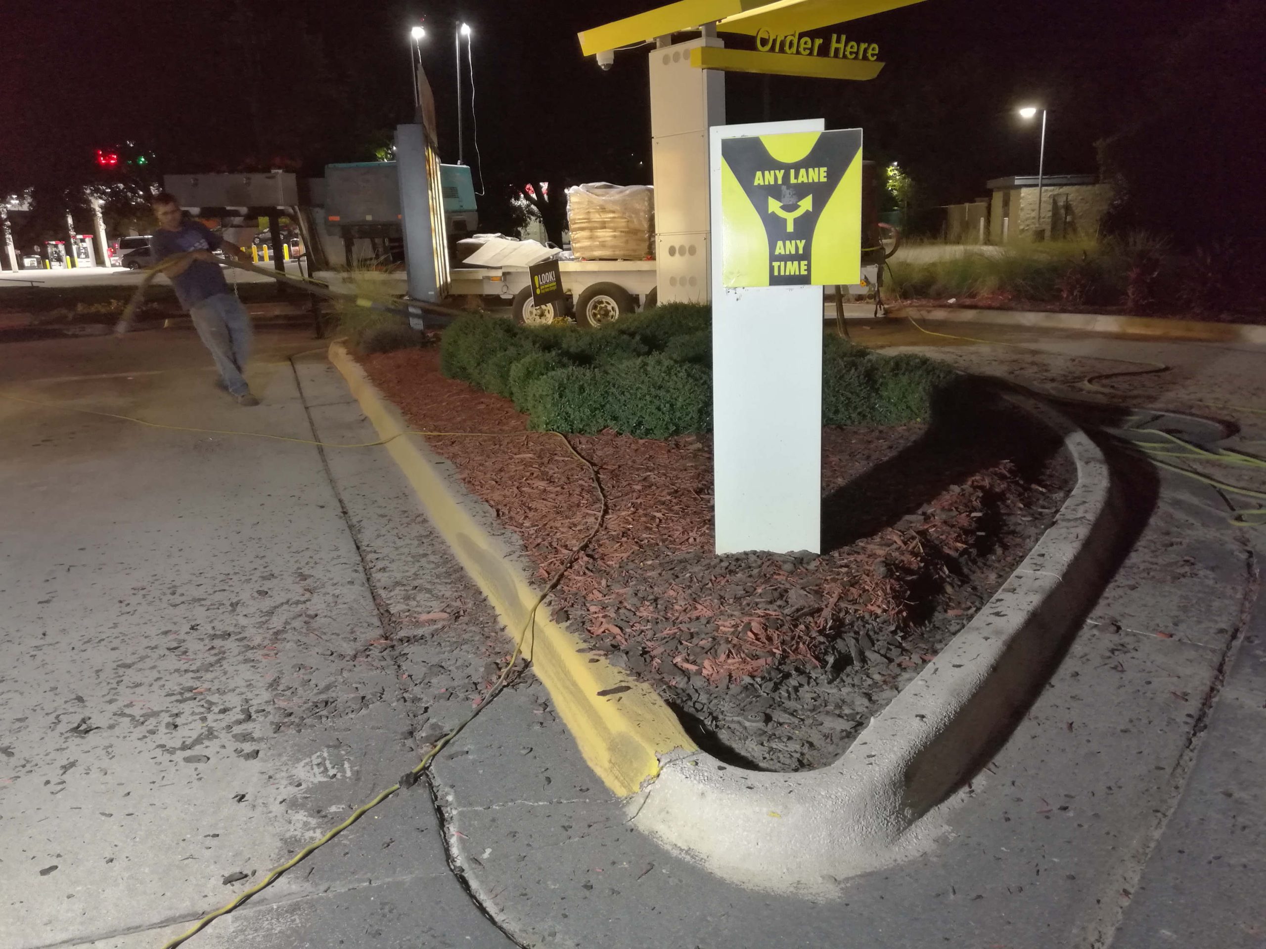 McDonalds_curb_concrete_paint_removal_sandblasting-04